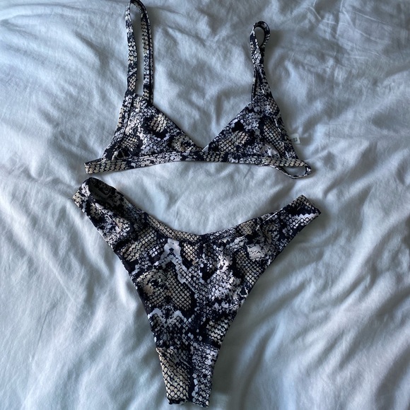 Bathing Suit Set - Picture 1 of 3